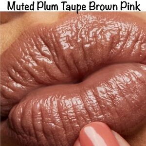 💋 SPITE a MAC LIPGLASS. RETAIL $24.  **NEW IN THE BOX.